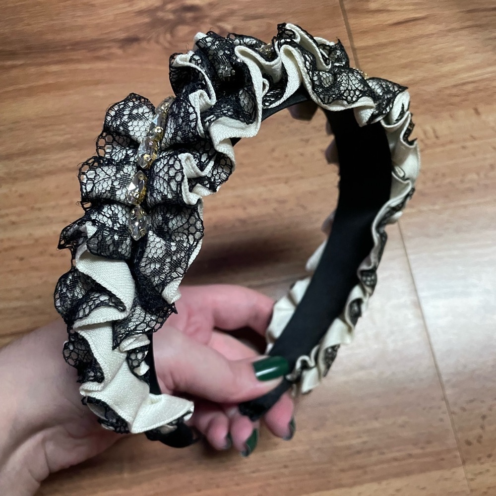 Lace Ruffle Embellished Headband